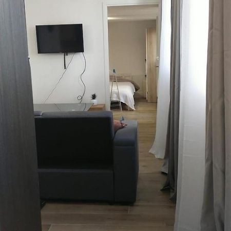 2 Piece Avec Terrasse Ensoleille Apartment Suresnes Luaran gambar