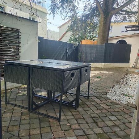 2 Piece Avec Terrasse Ensoleille Apartment Suresnes Luaran gambar